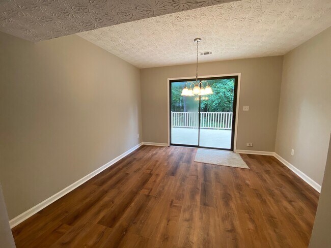 Building Photo - 1062 Dassow Ct