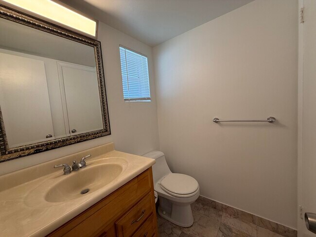 Building Photo - 4500 N Flagler Dr