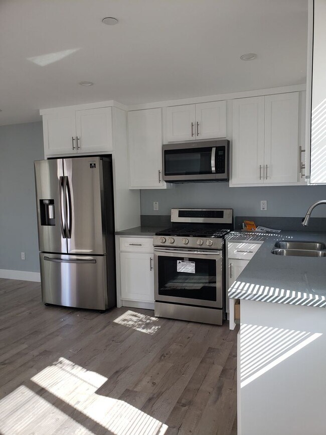 Building Photo - 33(1635)