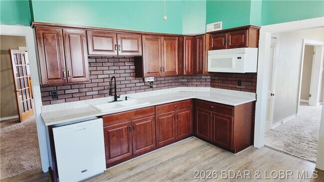 Building Photo - Charming 3 Bedroom Home in the Heart of Eldon!