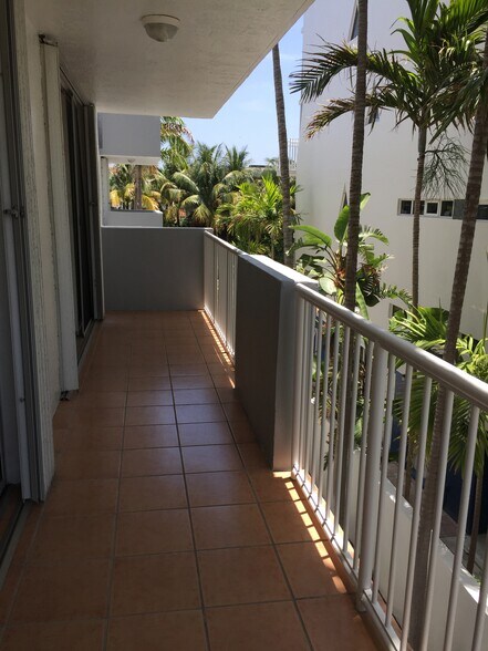 Building Photo - 7832 Collins Ave