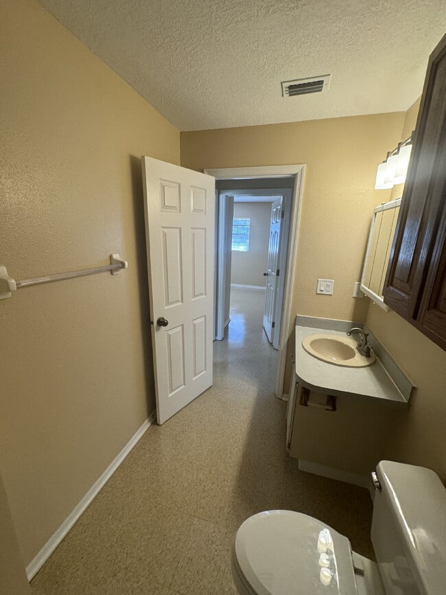 Building Photo - 5222 Bogdonoff Dr