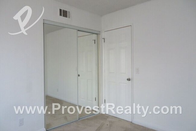 Building Photo - 3 Bed, 2 Bath Silver Lakes Home!!!