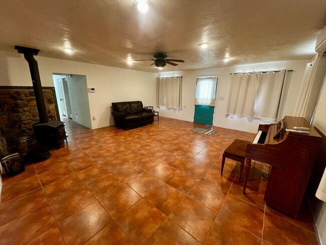 Building Photo - Charming 3-Bedroom Home for Rent in Lander...