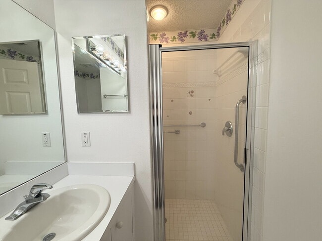 Building Photo - Heritage Pines active 55+ community 2/2 villa