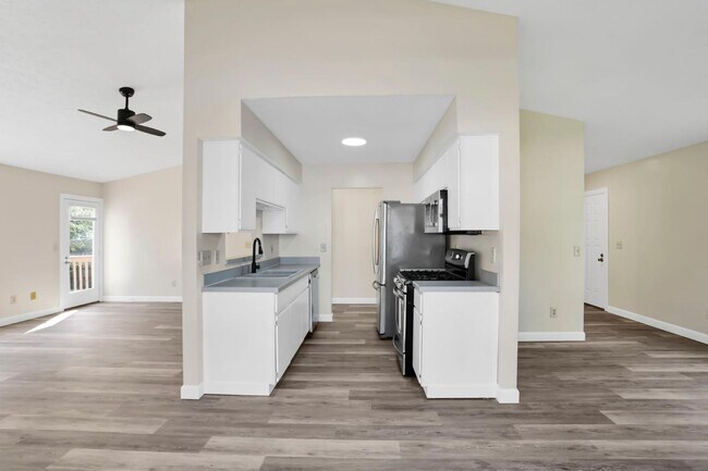 Building Photo - 5541 Mid Day Dr