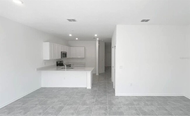 Building Photo - 2562 Skyline Lp