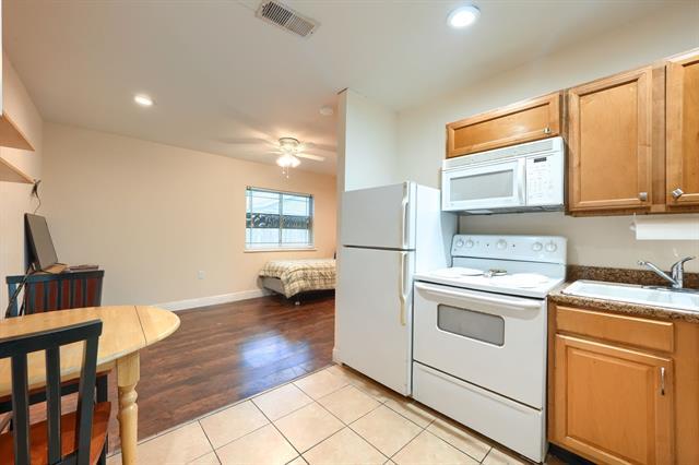 Building Photo - 1273 Valencia Ln