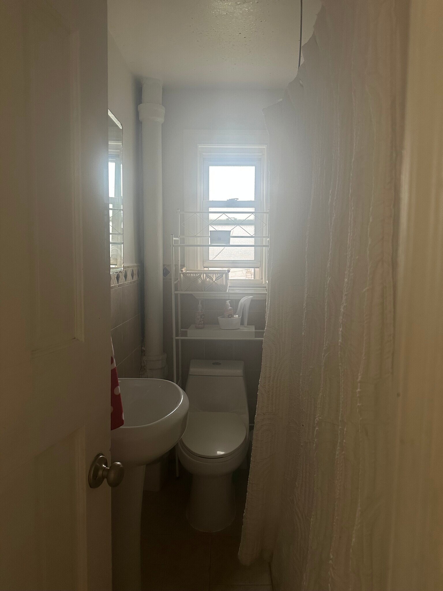 Building Photo - 21 Drake Ave