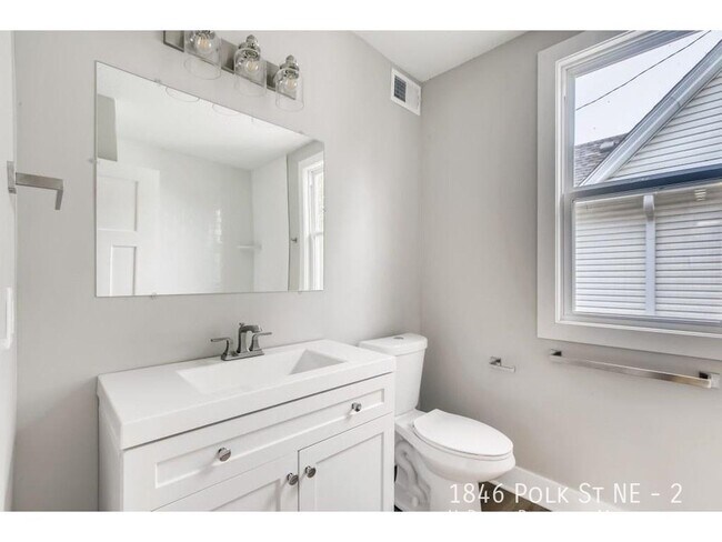 Building Photo - 1846 Polk St NE