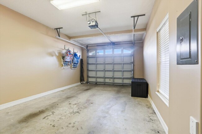 Building Photo - 361 Royal Caribbean Ct
