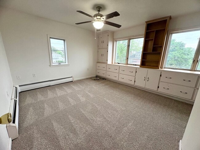 Building Photo - 3 Bedroom 1 Bathroom in Lebanon!