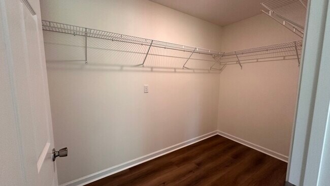 Building Photo - 142 Sass Dr