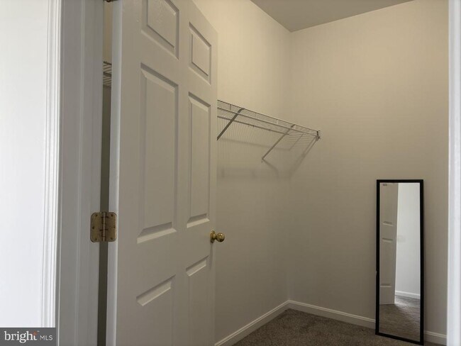 Building Photo - 594 Hopkins Landing Dr