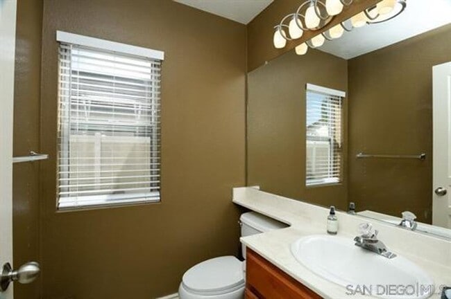 Building Photo - Beautifully Remodeled Home with outdoor Kitchen and Spa!