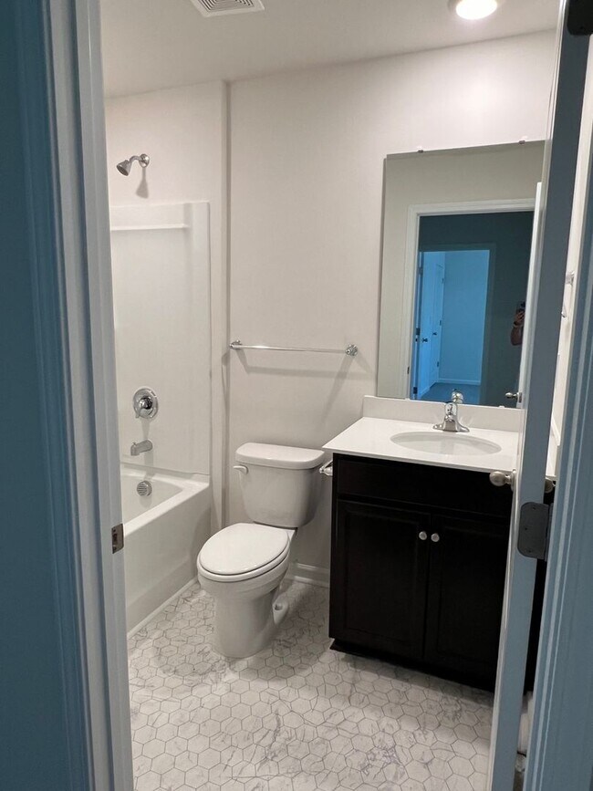Building Photo - Pristine 3BR Townhouse in Arden