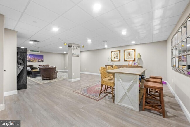 Building Photo - 407 Berlo Ln