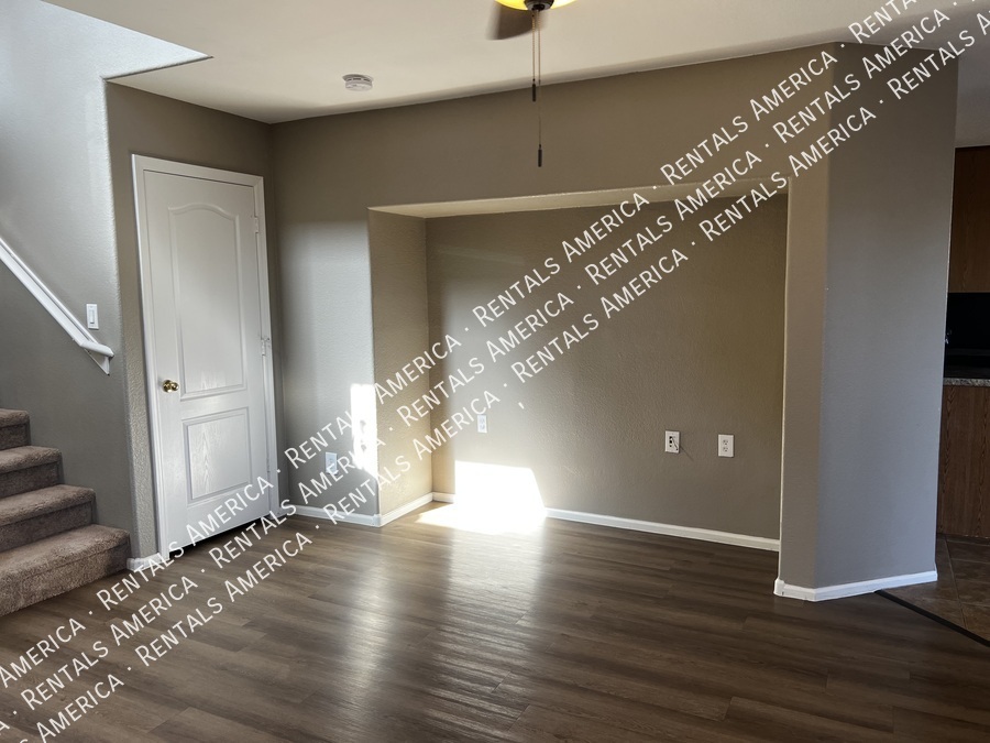 Building Photo - 1028 E Dragon Fly Rd