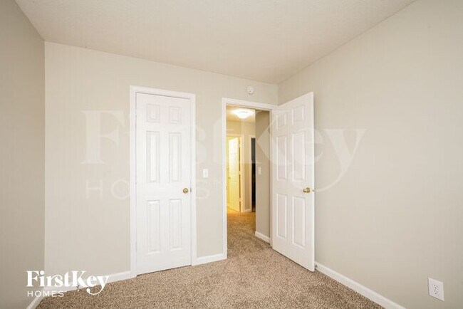 Building Photo - 6429 Blakeview Dr