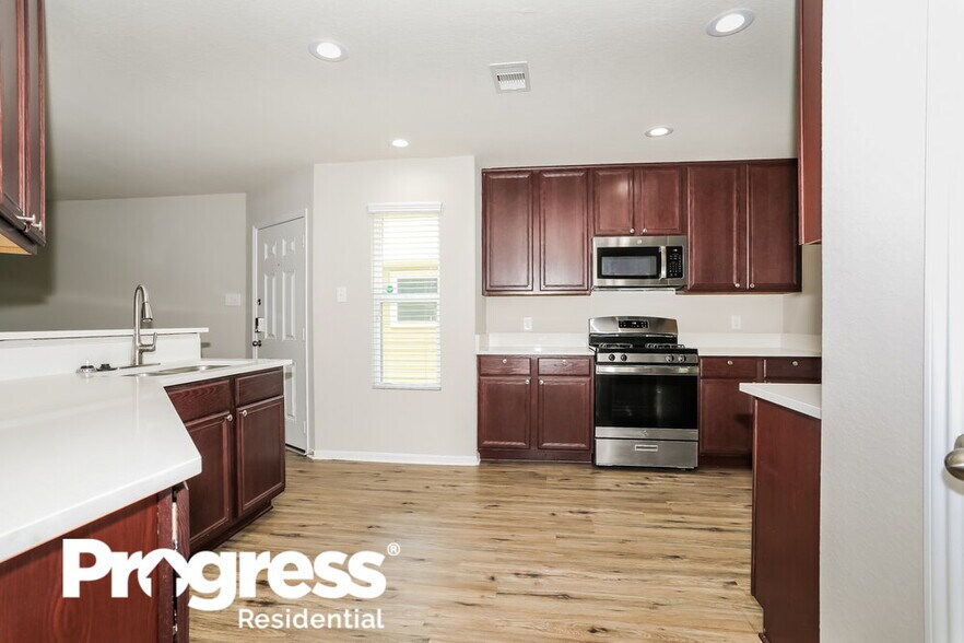 Building Photo - 16738 N Gull Dr