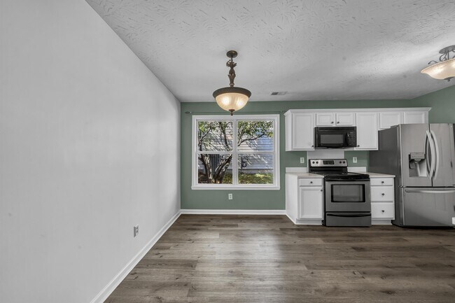 Building Photo - 1201 Red Stone Dr