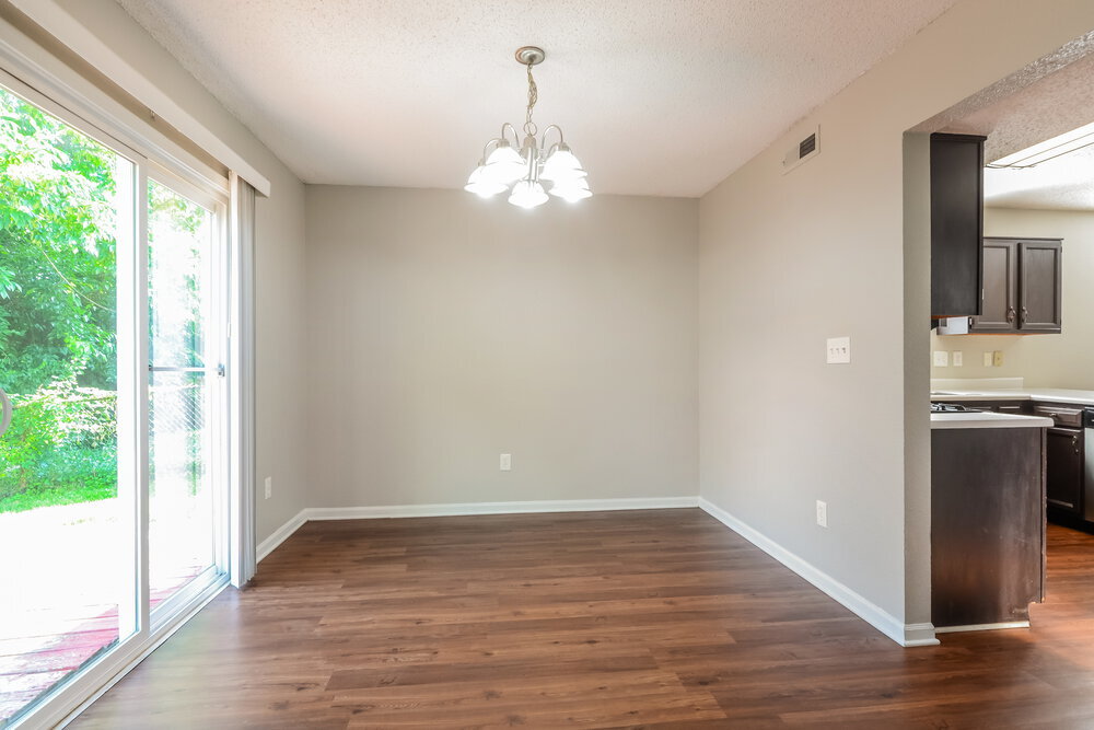 Building Photo - 707 Deer Trail Dr