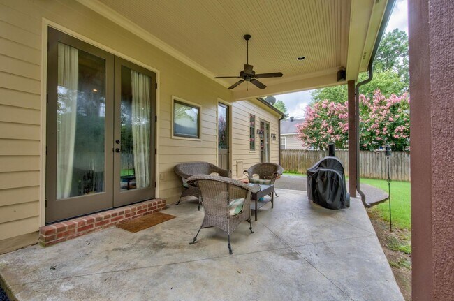 Building Photo - 3786 Rosedale Dr
