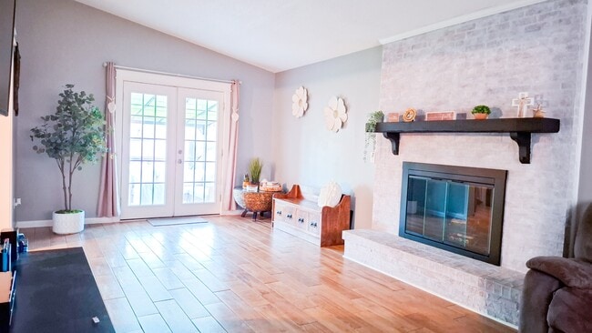 Building Photo - 403 Antler Dr