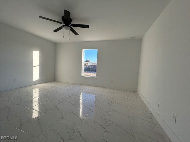 Building Photo - 2803 65th St W