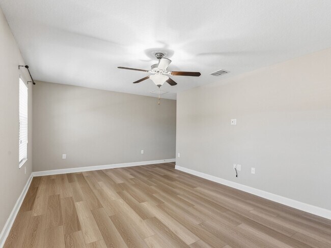 Building Photo - Stunning 3 BR + LOFT/2.5 BA /2-Car Garage townhome in the highly desirable GATED community of Hid...