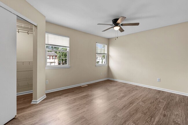 Building Photo - Charming 3-Bedroom Townhome in Virginia Beach.