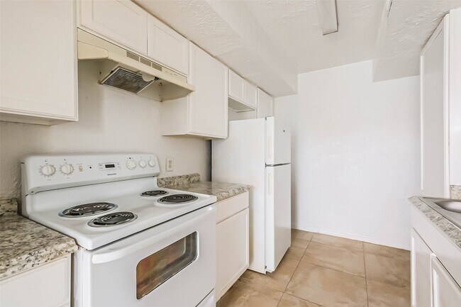 Building Photo - 6633 W Airport Blvd