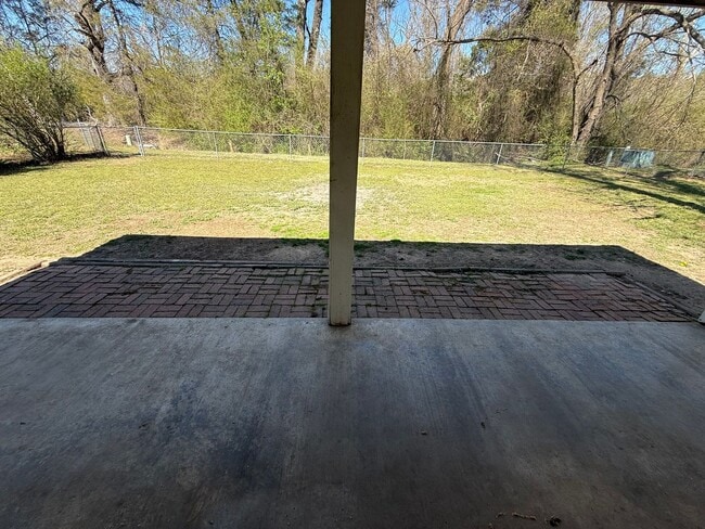 Building Photo - 2302 Brookhaven Dr