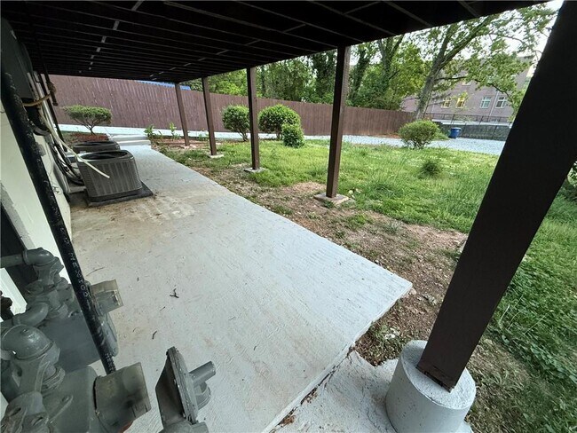 Building Photo - 1288 Northwest Dr NW