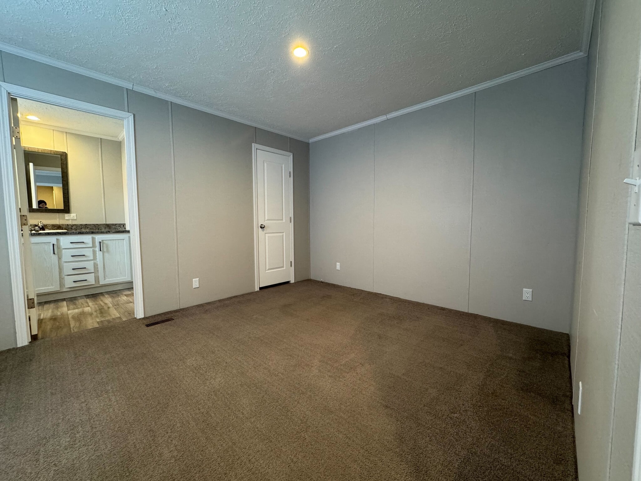 Building Photo - 2002 Heron Dr NW