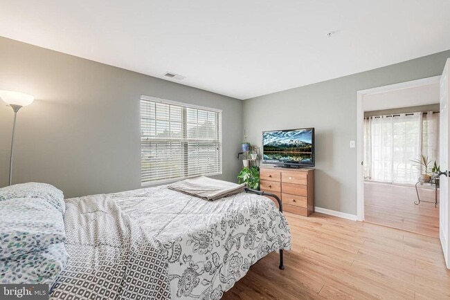 Building Photo - 8091 Lacy Dr