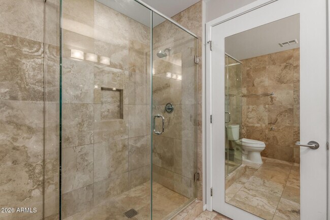 Building Photo - 7117 E Rancho Vista Dr