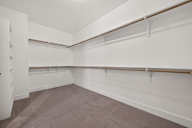 Building Photo - 8802 Hollister Pine Ct