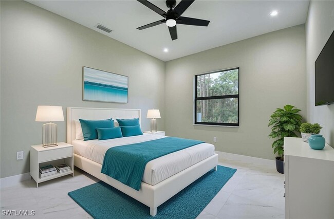 Building Photo - 219 33rd Ave NW