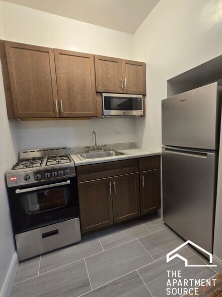 Primary Photo - 948 W Cuyler Ave