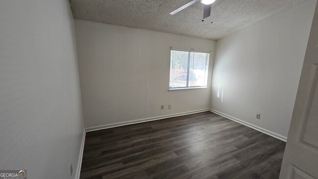 Building Photo - 209 Hillcrest Dr