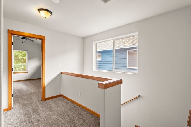 Building Photo - 3 Bed/ 2.5 Bath home in Woodstock neighbor...