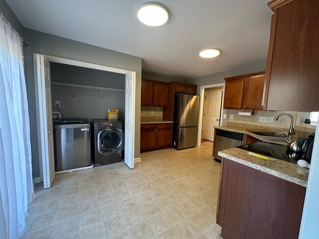 Building Photo - 66 Great Oak Ct