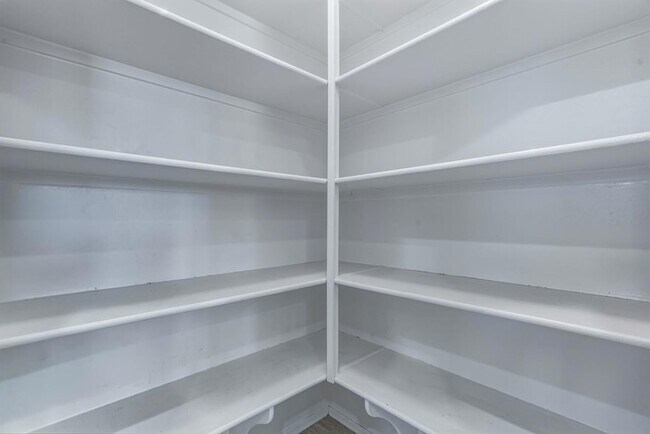 Building Photo - 9233 W Dreyfus Dr