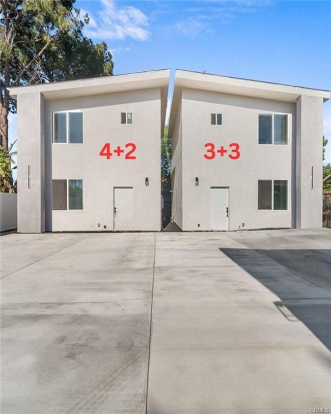 Building Photo - Modern living in this brand new 3 bedroom 3 bathroom home