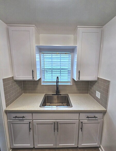 Building Photo - 4305 Polk St