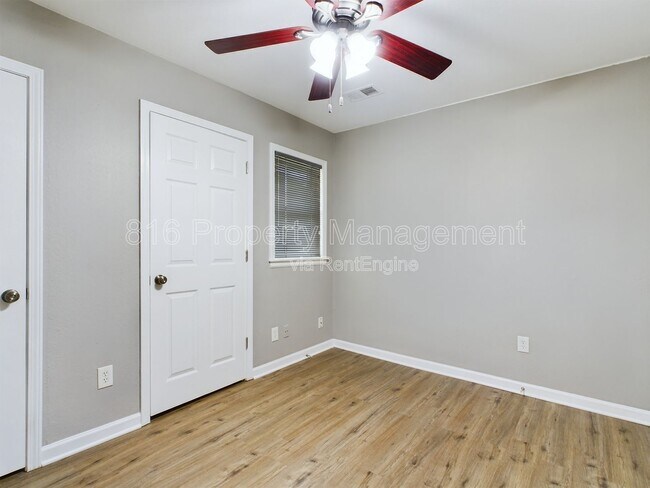 Building Photo - 3024 Flora Ave