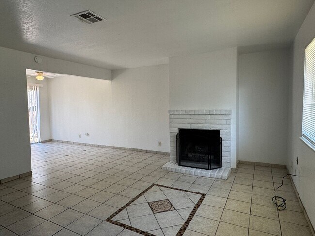 Building Photo - Two Bedroom Triplex with One Bathroom and ...