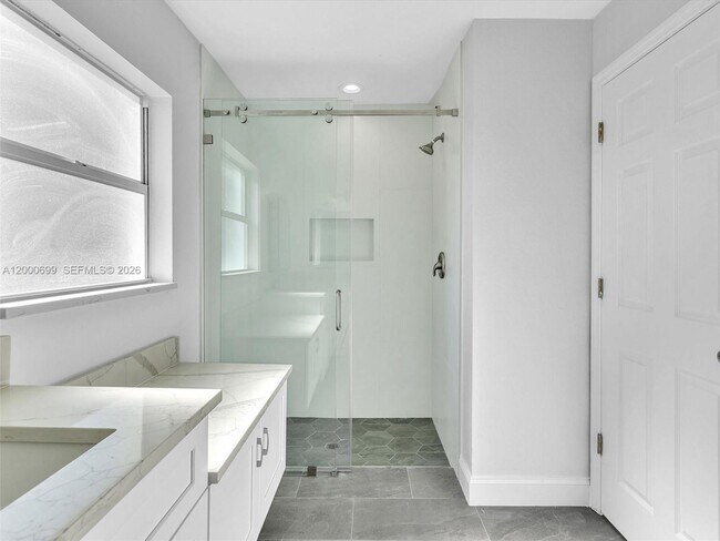 Building Photo - 2022 NW 9th Terrace