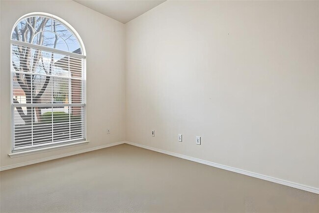 Building Photo - 207 Chesapeake Bay Ln S